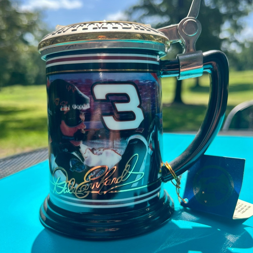 Franklin Mint Black and Blue Racing Mug Dale Earnhardt collection
